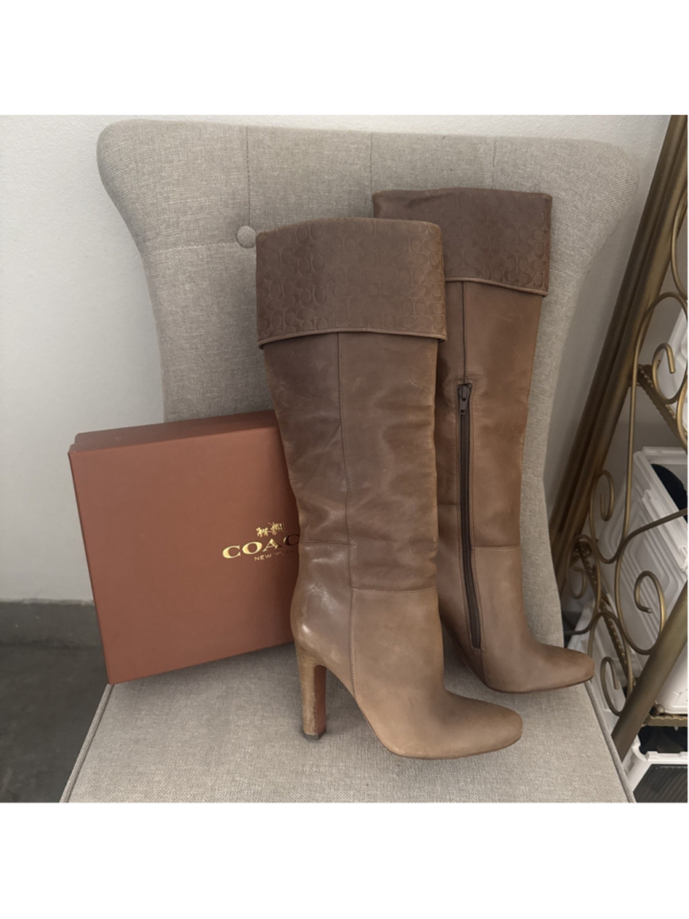 $448 Coach Harpper Knee High Boots Signature Cuff Taupe sz 6.5 Great Condition